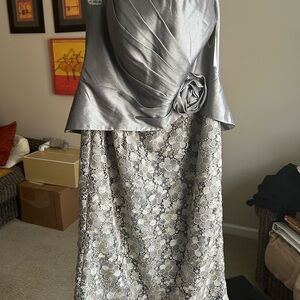 NWT Annabelle Silver Strapless Midi Dress. Straps attached.